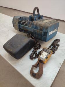 Demag chain hoist image