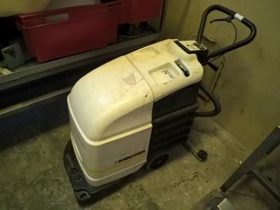 Karcher floor scrubber image