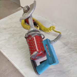 Freund breaking saw image